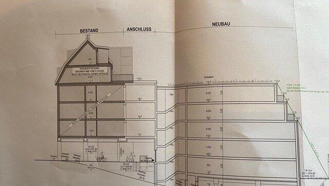 Dieser Plan wurde für den Vorbescheid eingereicht: Der Investor will ein fünfstöckiges Haus mit Tiefgarage in den grünen Hinterhof bauen. Dieser Plan wurde für den Vorbescheid eingereicht: Der Investor will ein fünfstöckiges Haus mit Tiefgarage in den grünen Hinterhof bauen.
