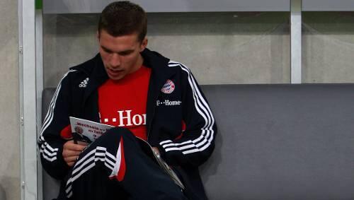 Steht da was über mich drin? Leser Lukas Podolski. Steht da was über mich drin? Leser Lukas Podolski.