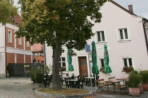 Die gute Stube von Thalmässing: Am Marktplatz, im Haus rechts, wohnte die Familie R. &ndash; direkt über einer Gaststätte.