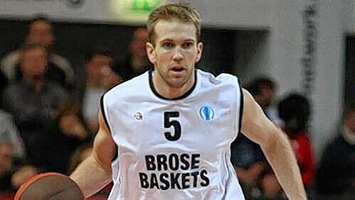 Vier schwere Ballverluste: Bambergs Ersatzspielmacher John Goldsberry hatte in Bonn sicher nicht seinen besten Tag. Vier schwere Ballverluste: Bambergs Ersatzspielmacher John Goldsberry hatte in Bonn sicher nicht seinen besten Tag.