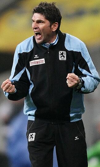 24.02.2009 - 12.05.2009: Uwe Wolf war ab 2008 Co-Trainer der Mannschaft und übernahm nach der Beurlaubung von Cheftrainer Marco Kurz am 24. Februar 2009 die Leitung der Mannschaft. Knapp drei Monate später wurde Wolf jedoch vorzeitig durch Ewald Lienen ersetzt, nachdem die Blauen in den elf Spielen davor nur elf Punkte einfahren konnten.