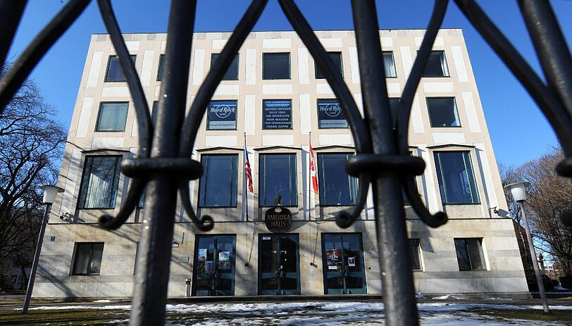 Eine bayerisch-amerikanische Institution: das Amerikahaus am Karolinenplatz.