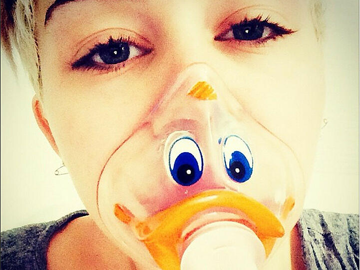 Miley Cyrus liegt im Krankenhaus