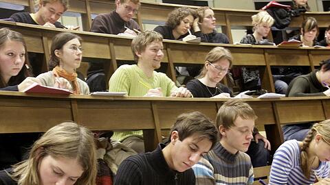 Die Studenten können sollen mehr Geld bekommen