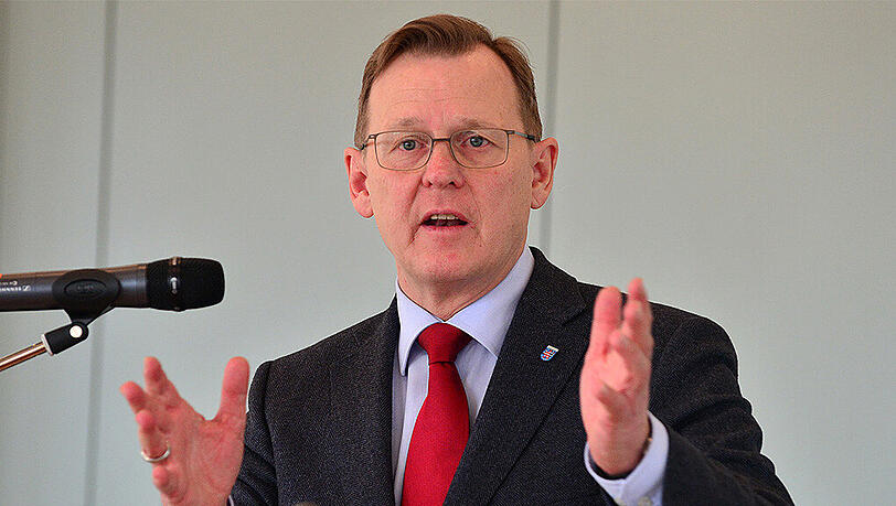 Ramelow hat den Landtag selbst gebeten, seine Immunität aufzuheben. Der Antrag wurde stattgegeben. Ramelow hat den Landtag selbst gebeten, seine Immunität aufzuheben. Der Antrag wurde stattgegeben.