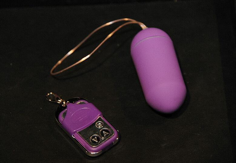 Sex-Toys für jeden Geschmack auf der Erotikmesse "Eros und Amore" in München.