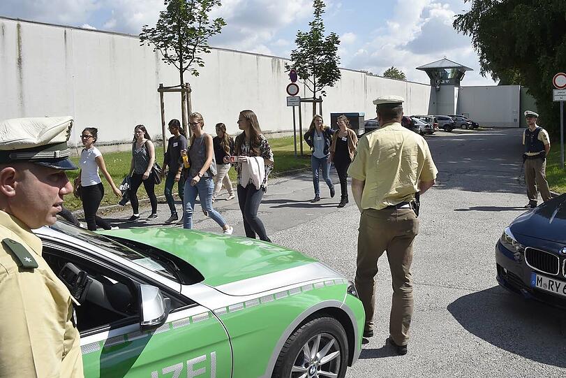 Die Bilder von der Räumungsübung im Gefängnis Stadelheim.