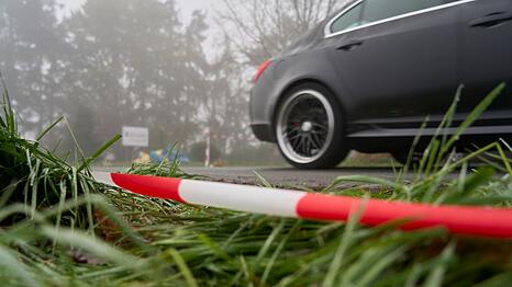 In Runkel trauern Angeh&ouml;rige um verstorbene Arbeiter.