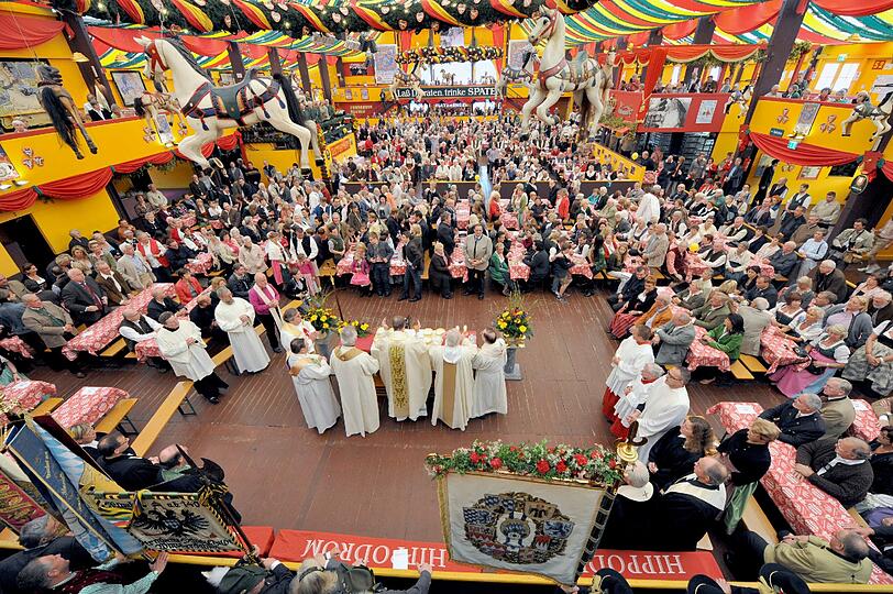 Im Hippodrom wurde der traditionelle Oktoberfest-Gottesdienst gefeiert und für eine friedliche Wiesn gebetet.
