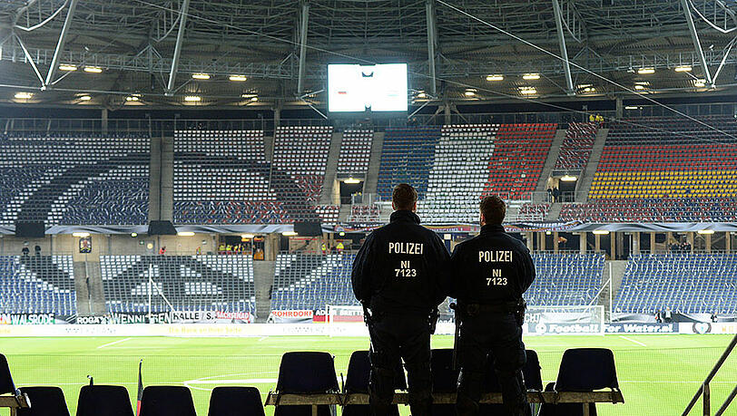 Eine "terroristische Großlage" soll in Zukunft als besonders schwerer Unglücksfall gewertet werden. Für solche Fälle erlaubt die Verfassung Bundeswehreinsätze im Inneren. Foto: Julian Stratenschulte/Archiv Eine "terroristische Großlage" soll in Zukunft als besonders schwerer Unglücksfall gewertet werden. Für solche Fälle erlaubt die Verfassung Bundeswehreinsätze im Inneren. Foto: Julian Stratenschulte/Archiv
