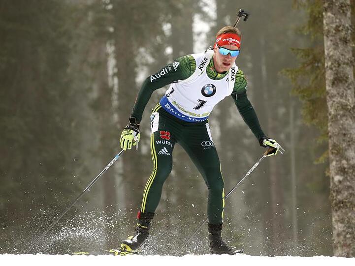 Beim Weltcup-Auftakt in Pokljuka läuft Johannes Kühn über 20 Kilometer auf Rang zwei.