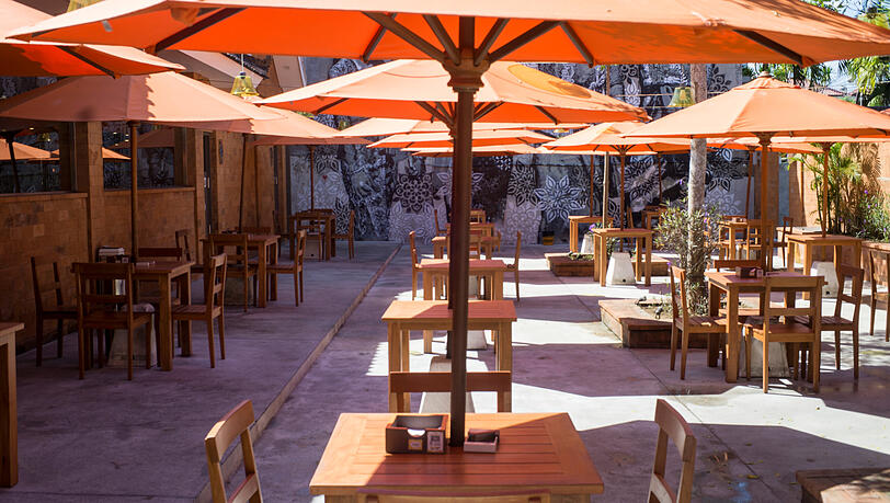 Auch in Bali sind Restaurants während der Corona-Pandemie leer geblieben. Auch in Bali sind Restaurants während der Corona-Pandemie leer geblieben.