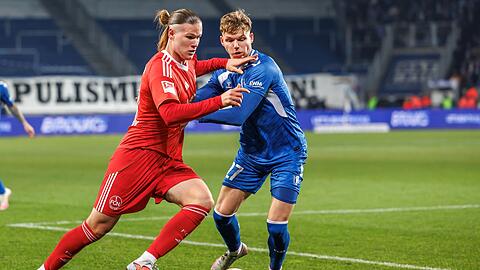 Artem Stepanov (l) muss N&uuml;rnberg vorzeitig verlassen. (Archivbild)