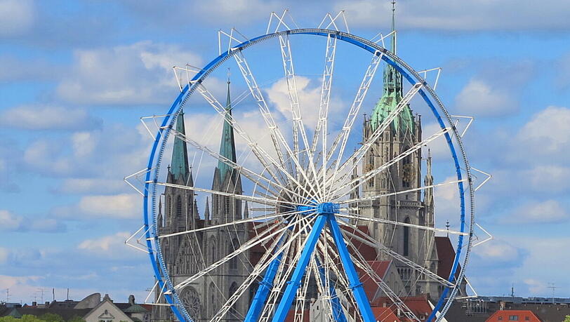 Von St. Paul kann man über das Frühlingsfest und München blicken. Von St. Paul kann man über das Frühlingsfest und München blicken.