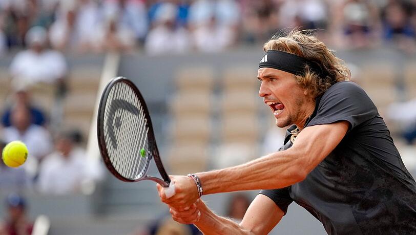 Spielt in Paris um den Finaleinzug: Alexander Zverev. Spielt in Paris um den Finaleinzug: Alexander Zverev.