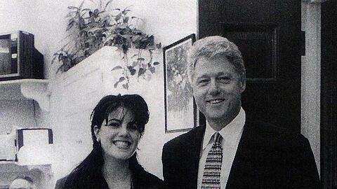 Lief zu diesem Zeitpunkt schon etwas? Monica Lewinsky als Praktikantin von Bill Clinton