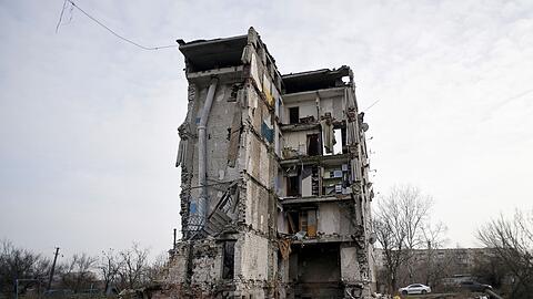 Ein zerstörtes Wohnhaus in der Region Charkiw.