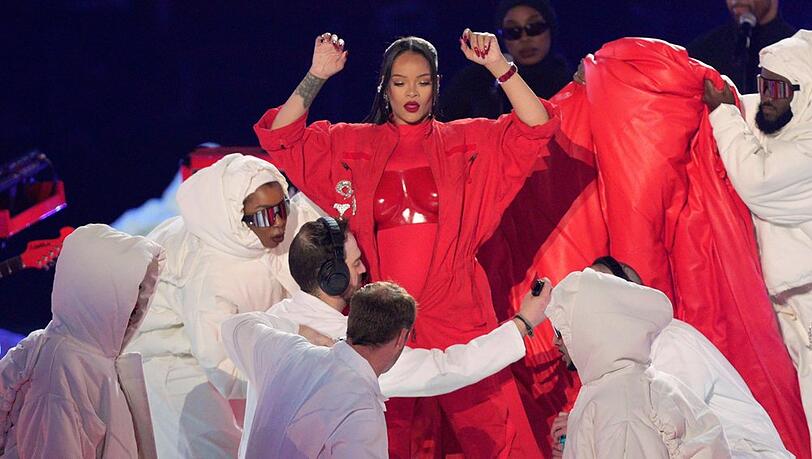Rihanna während ihres Auftritts beim Super Bowl 2023.