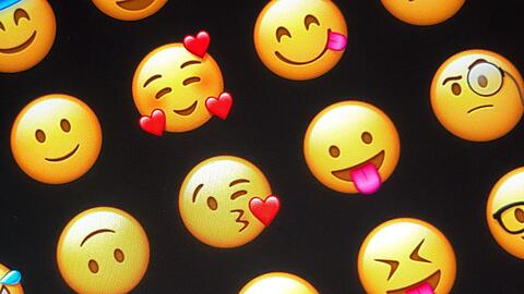 Es gibt schon sehr viele Emojis. Doch es kommen noch immer welche hinzu. (Symbolbild)