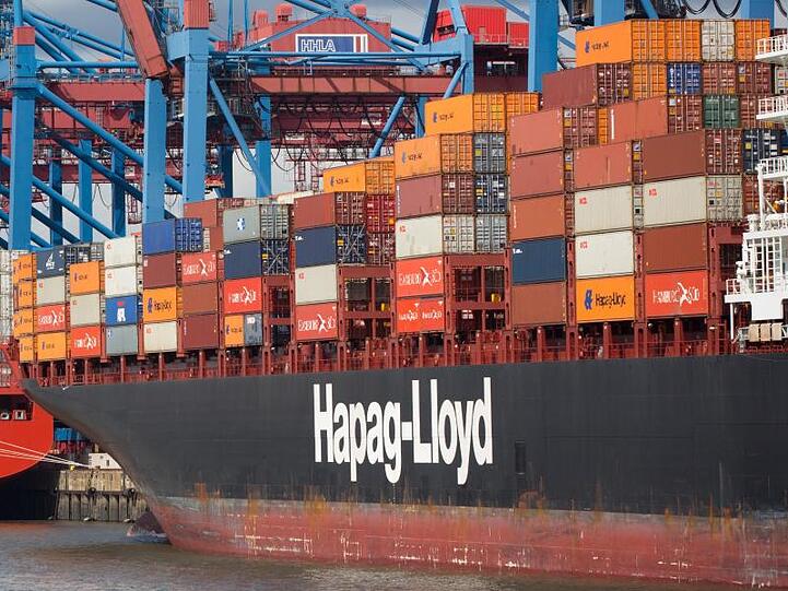 Die Hamburger Containerreederei Hapag-Lloyd erwartet trotz der Corona-Krise schwarze Zahlen.