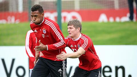 Schuften in Doha: Toni Kroos mit Jérome Boateng beim täglichen Workout. Foto: firo Sportphoto