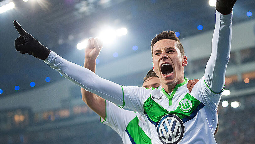Nach nur einem Jahr in Wolfsburg, möchte Julian Draxler den Verein wieder verlassen - mit allen Mitteln. Nach nur einem Jahr in Wolfsburg, möchte Julian Draxler den Verein wieder verlassen - mit allen Mitteln.