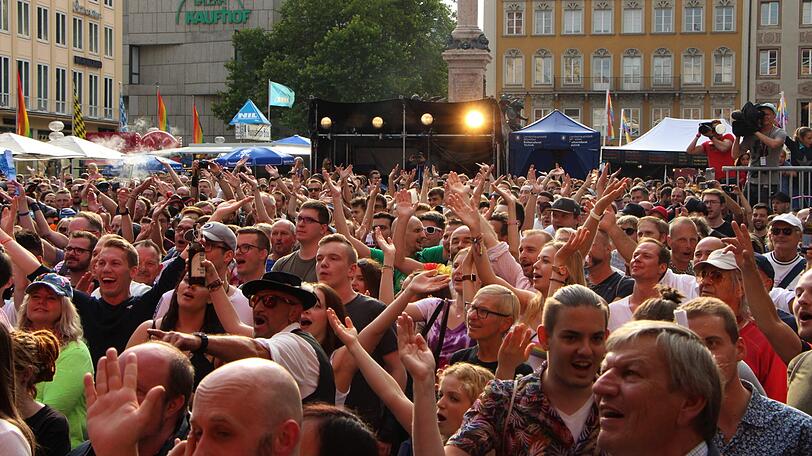 Weitere Bilder vom "Pumps Race"-Event am CSD.