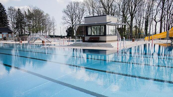 Ein Freibad ohne Besucher.