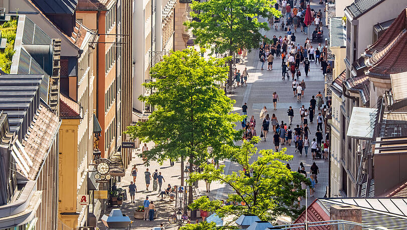 Die Stadt München möchte in der Fußgängerzone der Altstadt und den umliegenden Straßen 150 Bäume pflanzen. Doch angesichts der schwierigen Haushaltslage fehlt dafür das Geld.