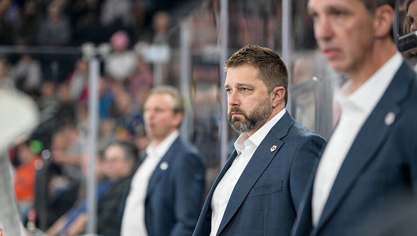 Konnte in der laufenden Saison erst zwei Siege einfahren: EHC-Coach Oliver David. Konnte in der laufenden Saison erst zwei Siege einfahren: EHC-Coach Oliver David.