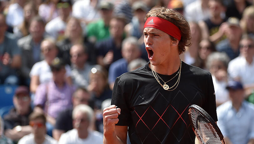 Alexander Zverev pusht sich zum Sieg im Halbfinale der BMW Open in München. Alexander Zverev pusht sich zum Sieg im Halbfinale der BMW Open in München.