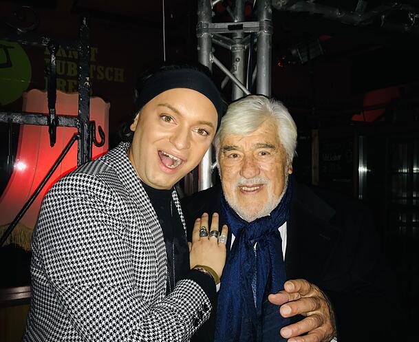 Entertainer Julian F.M. Stoeckel lernte Mario Adorf &uuml;ber Hannelore Elsner kennen