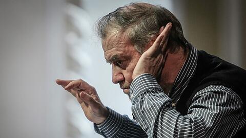Er hört zu und wir hören Valery Gergiev zu.