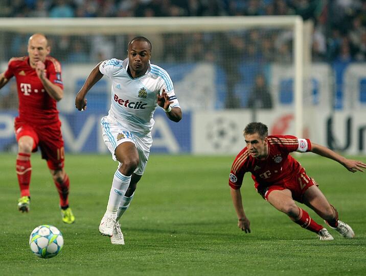 Der FC Bayern gewinnt in einem mäßigen Spiel souverän mit 2:0 bei Olympique Marseille und kann fürs Halbfinale gegen Real Madrid planen. Schweinsteiger holt sich Gelbsperre fürs Rückspiel - sehen Sie hier die Bilder...
