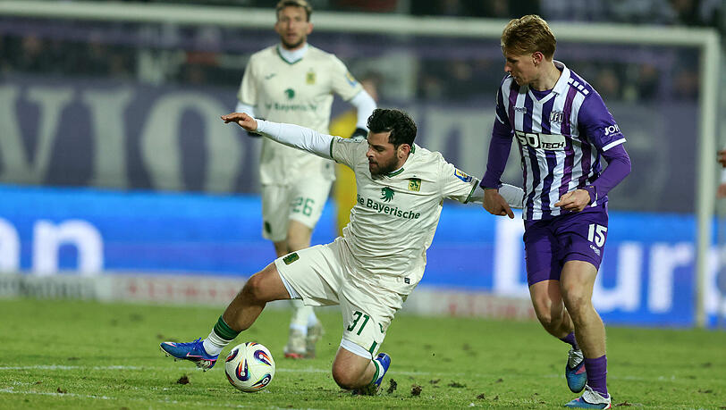 Schwer zu bespielender Rasen, ersatzgeschw&auml;cht, zwischendurch mal getaumelt, aber nicht gefallen: Der TSV 1860 um Kevin Volland (l., hier im Duell der Torsch&uuml;tzen gegen Bjarke Jacobsen) nimmt einen Z&auml;hler aus Osnabr&uuml;ck mit.
