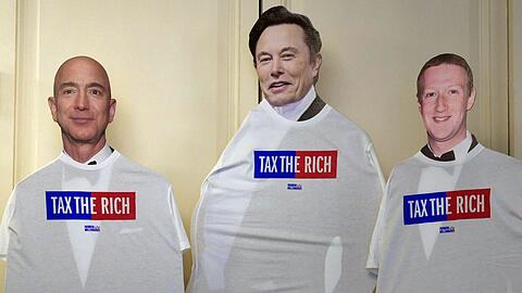 Die zweiteilige ARTE-Dokumentation "Tax me (if you can!)" widmet sich der Steuer(un)gerchtigkeit. Auf einer Reise von den USA in verschiedene europäische Staaten versuchen die Macher herauszufinden, warum Reiche und Superreiche kaum Steuern zahlen. Die zweiteilige ARTE-Dokumentation "Tax me (if you can!)" widmet sich der Steuer(un)gerchtigkeit. Auf einer Reise von den USA in verschiedene europäische Staaten versuchen die Macher herauszufinden, warum Reiche und Superreiche kaum Steuern zahlen.