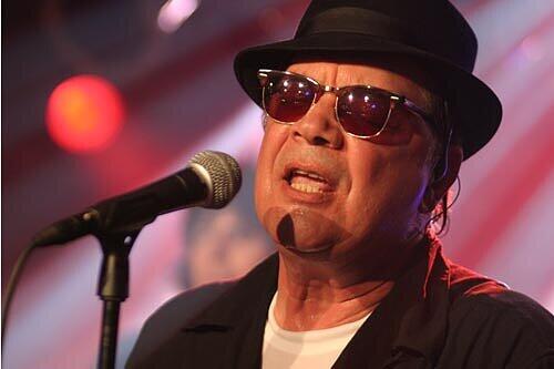 Mitch RydeR feiert bei seinem Münchner Konzert gleichzeitig seinen 63. Geburtstag.