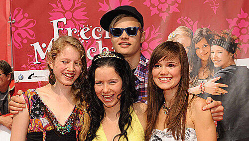 Umringt: Wilson Gonzalez Ochsenknecht mit den Darstellerinnen Henriette Nagel, Selina Shirin Müller und Emilia Schüle (v.l.). Umringt: Wilson Gonzalez Ochsenknecht mit den Darstellerinnen Henriette Nagel, Selina Shirin Müller und Emilia Schüle (v.l.).