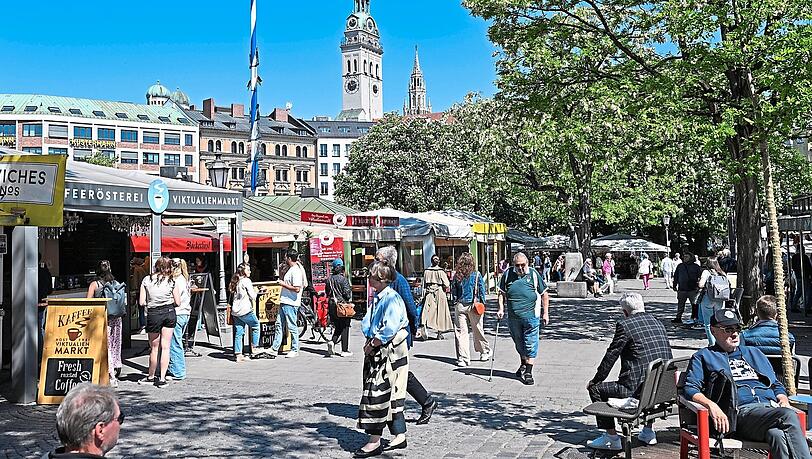 Die 75 Jahre alten Standl auf dem Viktualienmarkt müssen dringend saniert werden. Am Donnerstag entscheidet der Stadtrat über das Konzept. 20 Millionen sind für Arbeiten eingeplant.