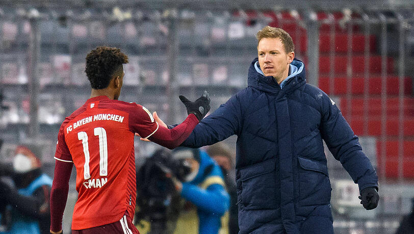 Bayern-Coach Julian Nagelsmann (r.) mit Kingsley Coman.