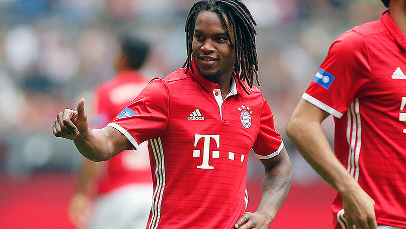 Daumen hoch für die Premiere: Bayern-Neuzugang Renato Sanches. Daumen hoch für die Premiere: Bayern-Neuzugang Renato Sanches.