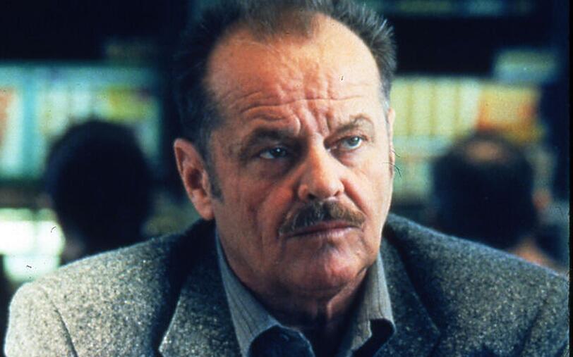 Eigentlich hat Detective Jerry Black (Jack Nicholson) nur noch wenige Stunden bis zu seiner Pension. Doch dann wird er an den Tatort eines Sexualmordes gerufen. Eigentlich hat Detective Jerry Black (Jack Nicholson) nur noch wenige Stunden bis zu seiner Pension. Doch dann wird er an den Tatort eines Sexualmordes gerufen.