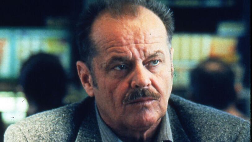 Eigentlich hat Detective Jerry Black (Jack Nicholson) nur noch wenige Stunden bis zu seiner Pension. Doch dann wird er an den Tatort eines Sexualmordes gerufen. Eigentlich hat Detective Jerry Black (Jack Nicholson) nur noch wenige Stunden bis zu seiner Pension. Doch dann wird er an den Tatort eines Sexualmordes gerufen.