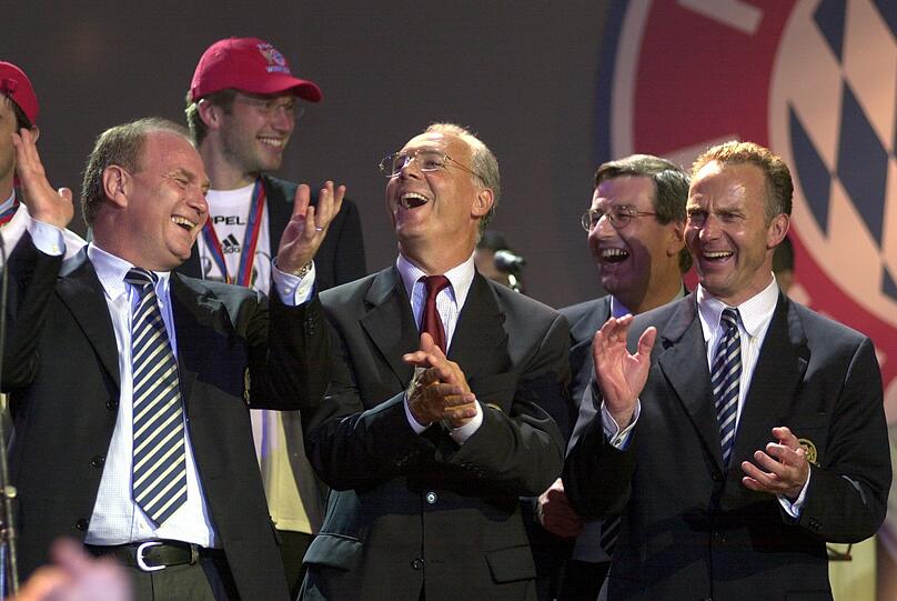 Die Bayern-Bosse sind ebenso in Party-Stimmung.