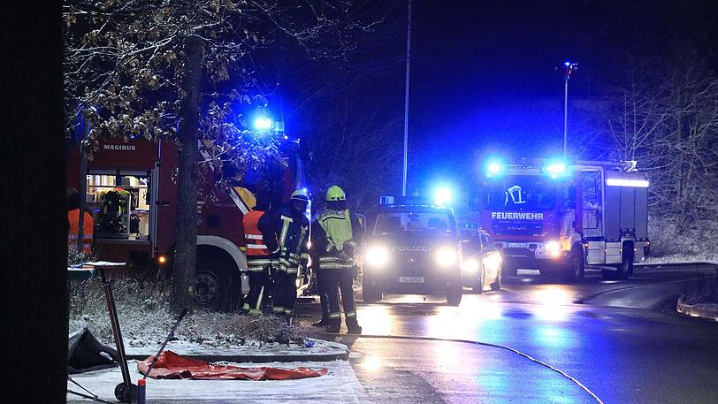 ...die Polizei ermittelt, man geht von einem Unfallgeschehen aus.