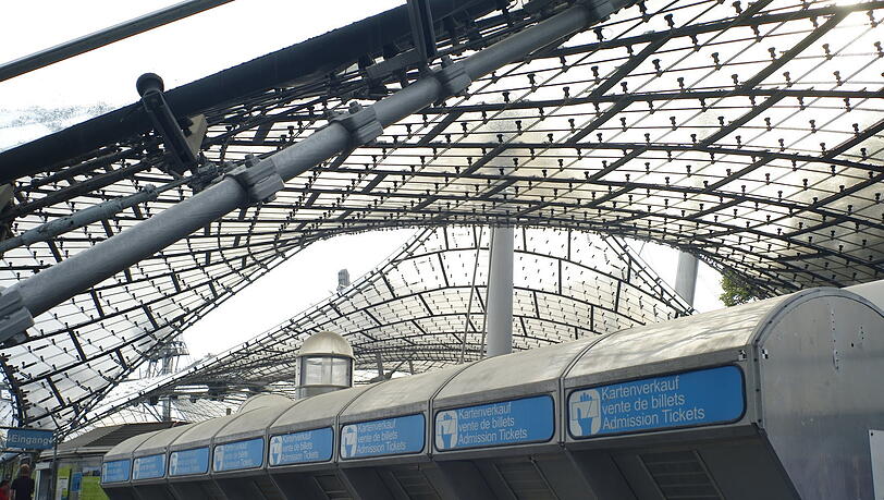 Das Olympiastadion ist ein Denkmal ohne echte Funktion. Das Olympiastadion ist ein Denkmal ohne echte Funktion.
