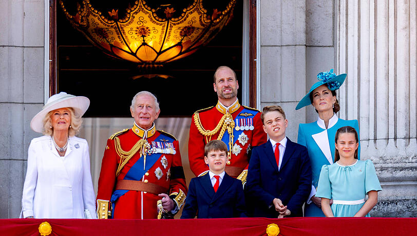 Am 14. Juni 2025 war die diesjährige "Trooping the Colour"-Parade in London. König Charles' engste Familienmitglieder, unter anderem seine drei Enkel, feierten mit ihm. Am 14. Juni 2025 war die diesjährige "Trooping the Colour"-Parade in London. König Charles' engste Familienmitglieder, unter anderem seine drei Enkel, feierten mit ihm.