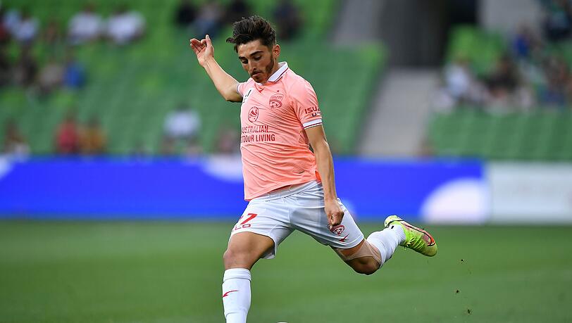 Der schwule Fu&szlig;baller Josh Cavallo erhebt schwere Vorw&uuml;rfe gegen Ex-Club Adelaide United. (Archivbild)