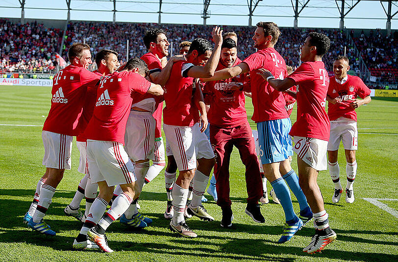 In Ingolstadt feierten die Bayern ihre vierte Meisterschaft in Folge - zumindest ein bisschen. Die Bilder.