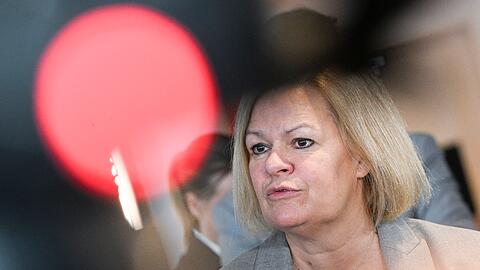 Nancy Faeser wird wohl nicht Innenministerin bleiben, hat aber trotzdem gute Chancen auf einen Kabinettsposten. (Archivbild)